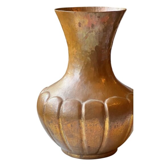 Hand Hammered Copper Vase  10" Tall Seamless Collectible Arts & Crafts Era - Picture 8 of 10